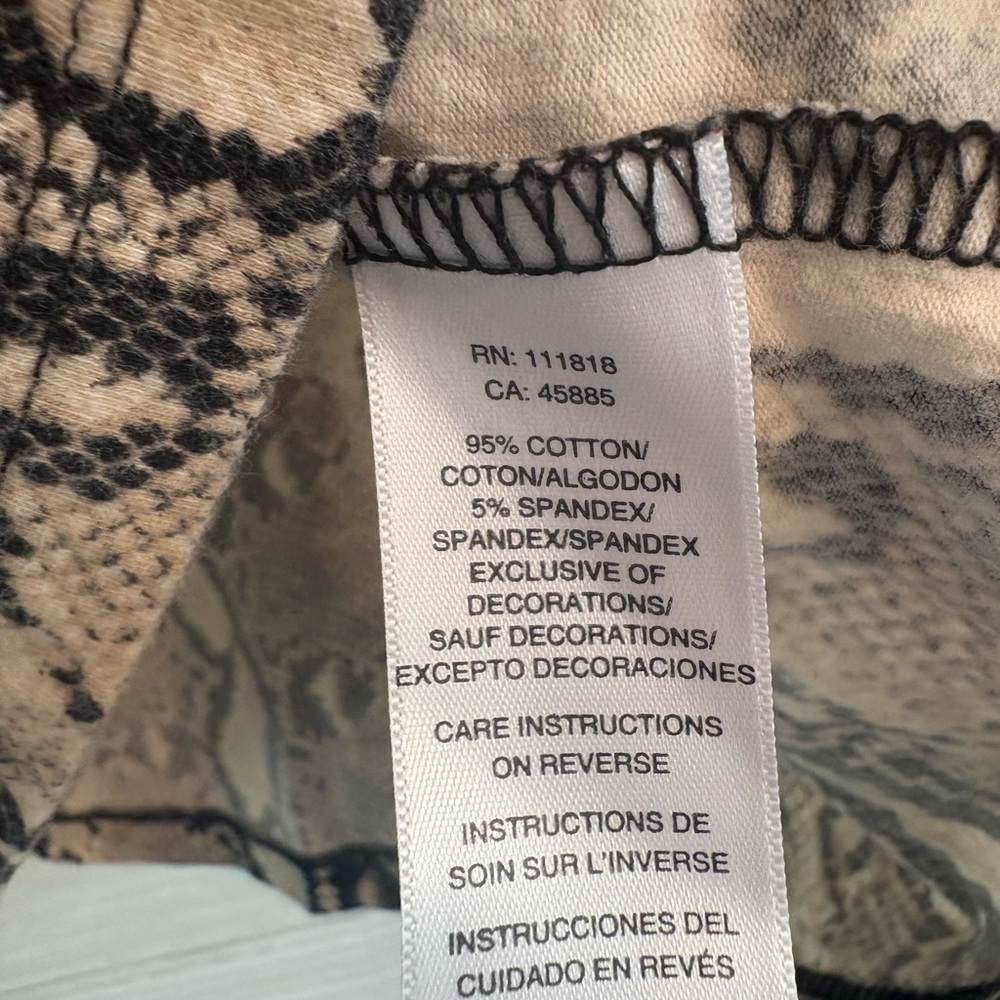 Snake Print T-Shirt - Picture 4 of 4